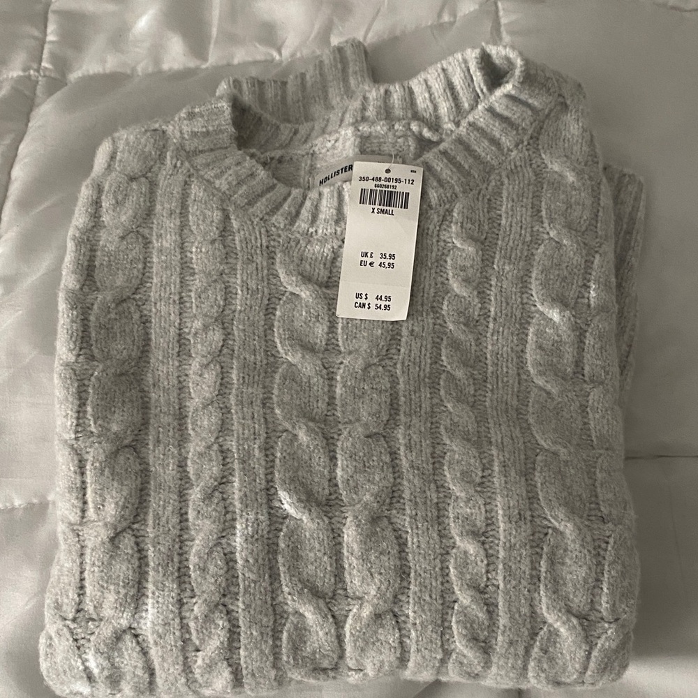 Hollister Light Gray Cable Knit Crewneck Sweater